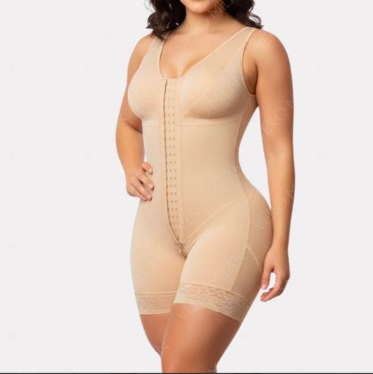 Faja 100% Colombiana Moldeadora y con buen ajuste en abdomen y espalda.