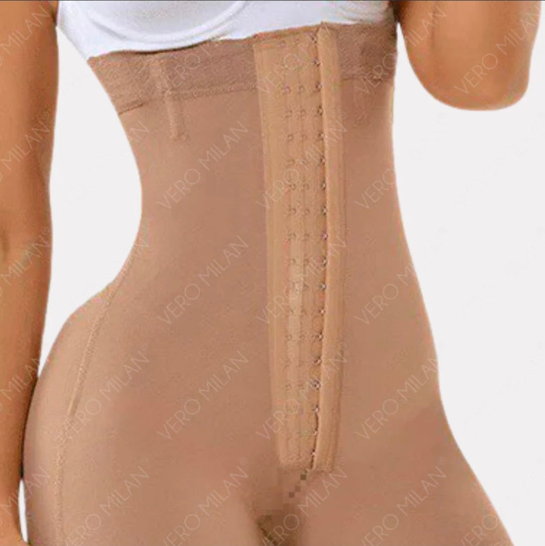 Faja Short medio Alaska V 100% Colombiana Sin Costura en el área de los Glúteos para mayor realce y mas Comodidad, Invisible debajo de la ropa(Media compresión)